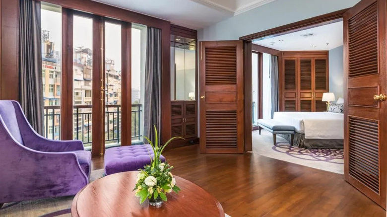 <b>Chatrium Hotel Royal Lake Yangon Suite</b>. Images powered by <a href="https://www.leonardoworldwide.com/" title="Leonardo Worldwide" target="_blank">Leonardo</a>.