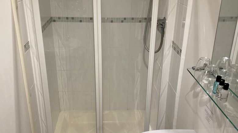 <b>New Inn Hotel Room</b>. Images powered by <a href="https://www.leonardoworldwide.com/" title="Leonardo Worldwide" target="_blank">Leonardo</a>.