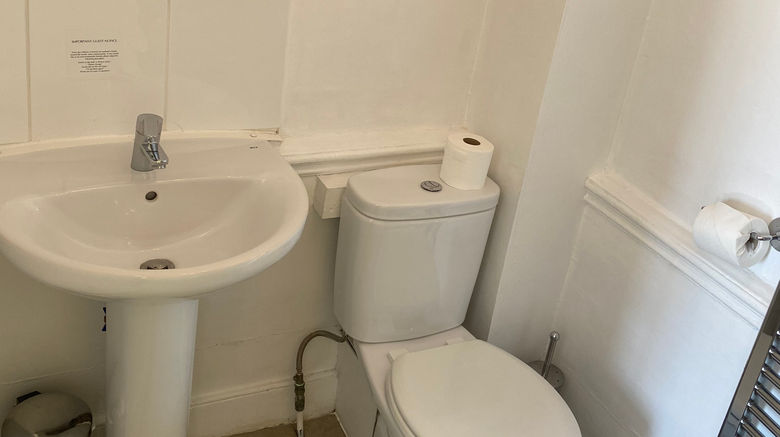 <b>New Inn Hotel Room</b>. Images powered by <a href="https://www.leonardoworldwide.com/" title="Leonardo Worldwide" target="_blank">Leonardo</a>.