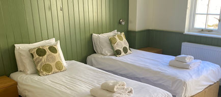 New Inn Hotel Room