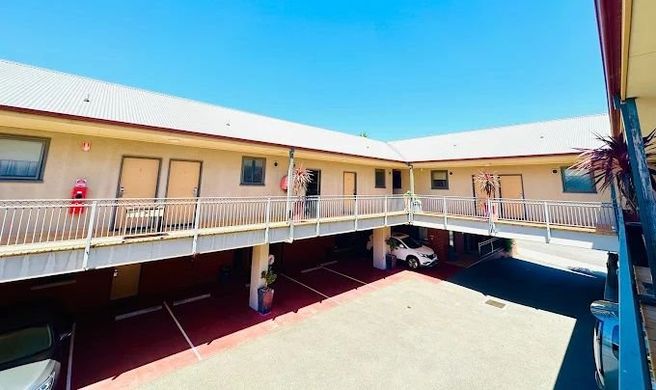 Comfort Inn & Suites City Views Exterior