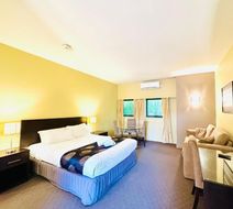 Comfort Inn & Suites City Views Room