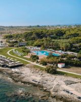 Mangia's Brucoli Resort