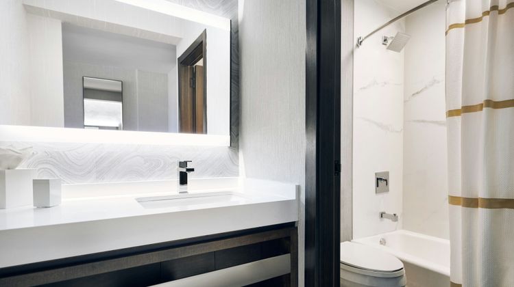Chicago Marriott Oak Brook Room