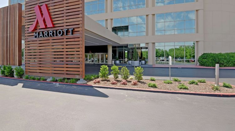Marriott Tulsa Hotel Southern Hills Exterior
