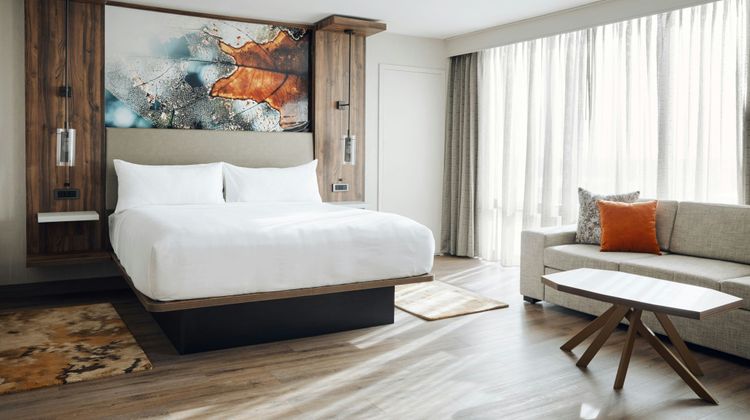 Chicago Marriott Oak Brook Suite
