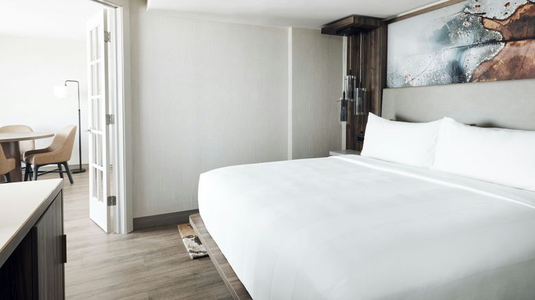 <b>Chicago Marriott Oak Brook Suite</b>. Images powered by <a href="https://www.leonardoworldwide.com/" title="Leonardo Worldwide" target="_blank">Leonardo</a>.