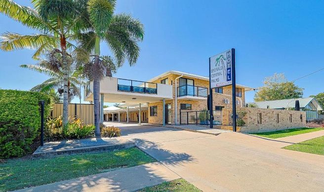 Emerald Central Palms Motel Exterior