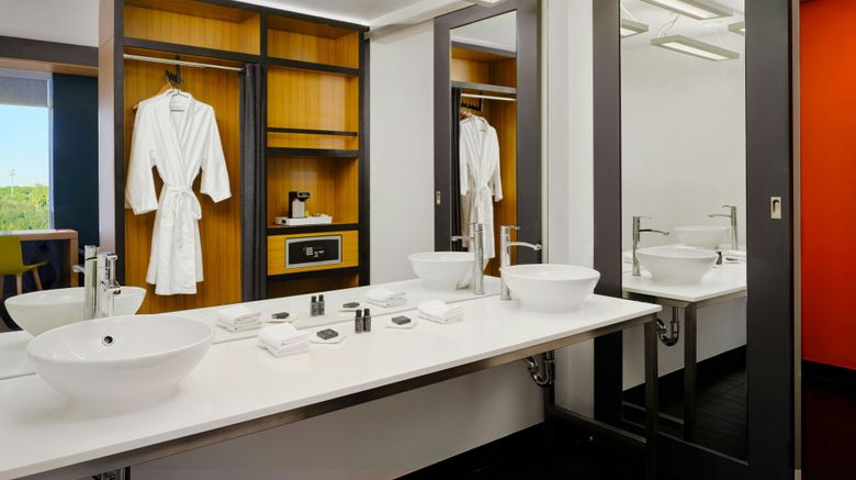 <b>aloft Miami Doral Room</b>. Images powered by <a href="https://www.leonardoworldwide.com/" title="Leonardo Worldwide" target="_blank">Leonardo</a>.