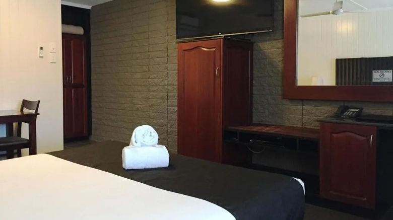 <b>Country Plaza Motor Inn Room</b>. Images powered by <a href="https://www.leonardoworldwide.com/" title="Leonardo Worldwide" target="_blank">Leonardo</a>.