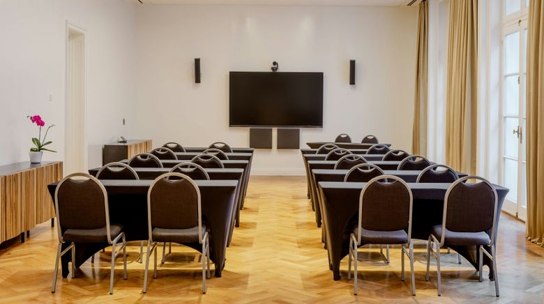 <b>Recoleta Grand Hotel Meeting</b>. Images powered by <a href="https://www.leonardoworldwide.com/" title="Leonardo Worldwide" target="_blank">Leonardo</a>.