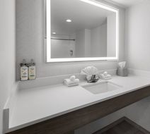 Holiday Inn Express Hotel & Suites Room