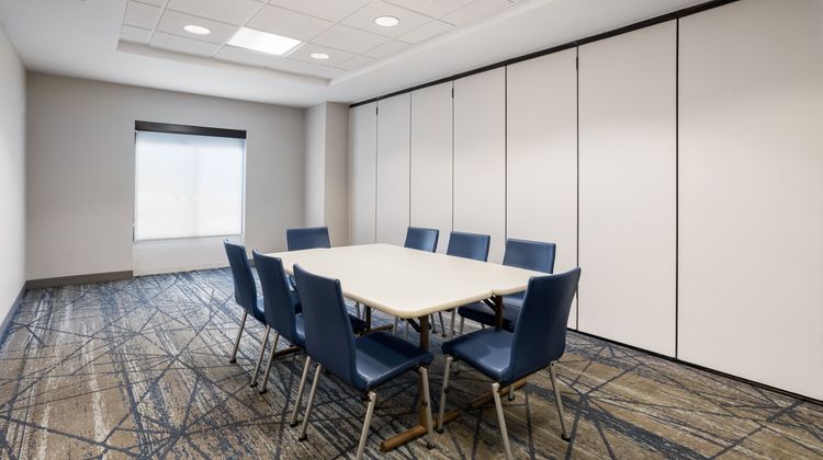 Holiday Inn Express Hotel & Suites Meeting