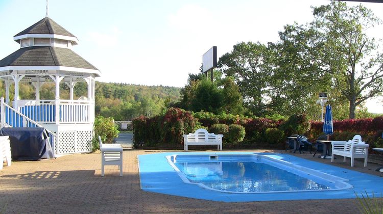 Inn On The Lake Exterior
