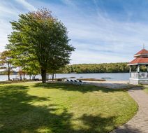 Inn On The Lake Exterior