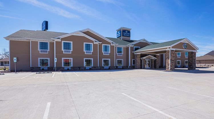 Cobblestone Inn & Suites Altamont Exterior
