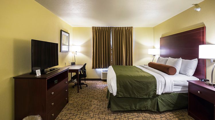 Cobblestone Inn & Suites Altamont Suite