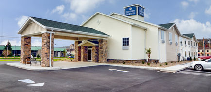 Cobblestone Inn & Suites, Ambridge Exterior