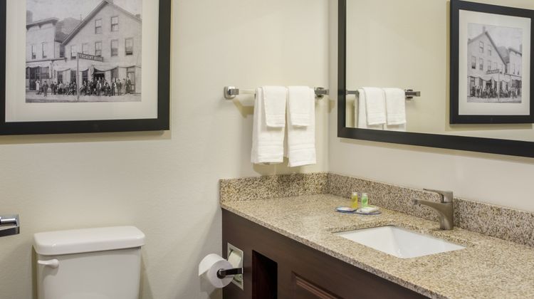 Cobblestone Inn Ashland Room