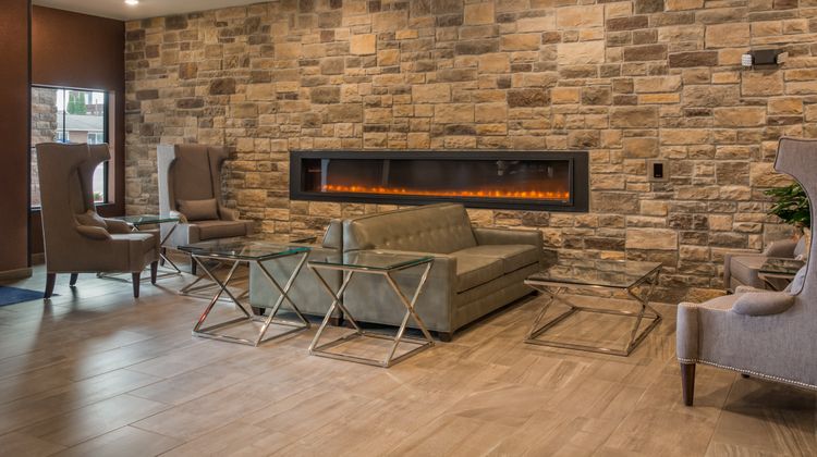 Cobblestone Inn Ashland Lobby