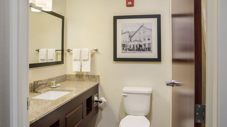 Cobblestone Inn Ashland Suite
