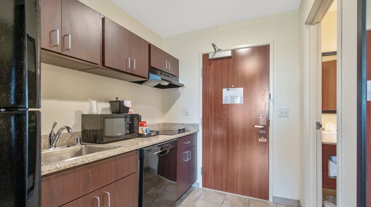 Cobblestone Hotel & Suites Room