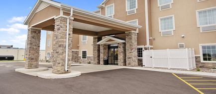 Cobblestone Hotel & Suites Exterior