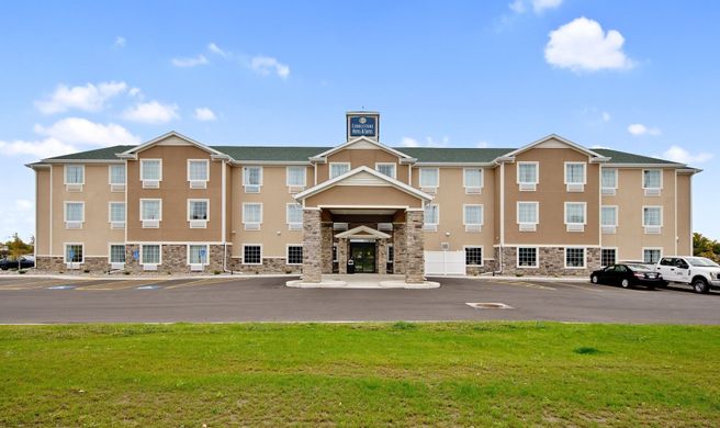 Cobblestone Hotel & Suites Exterior