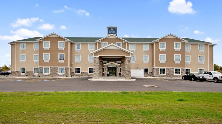 Cobblestone Hotel & Suites Exterior