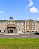 Cobblestone Hotel & Suites