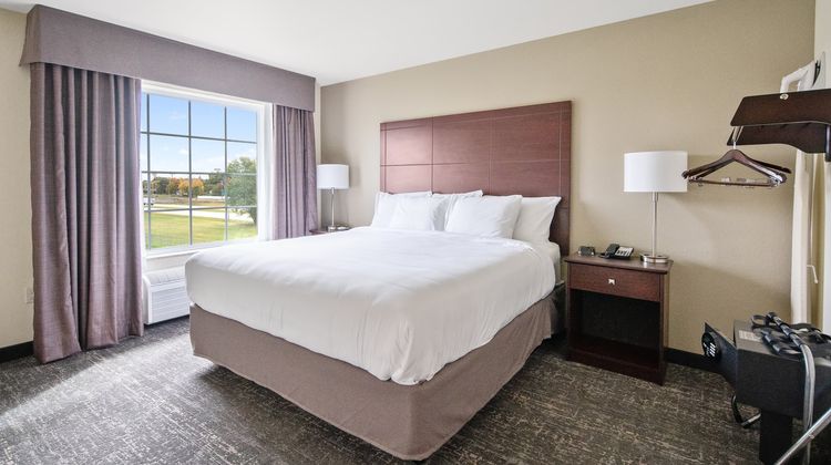 Cobblestone Hotel & Suites Suite