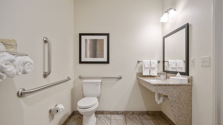 Cobblestone Hotel & Suites Room
