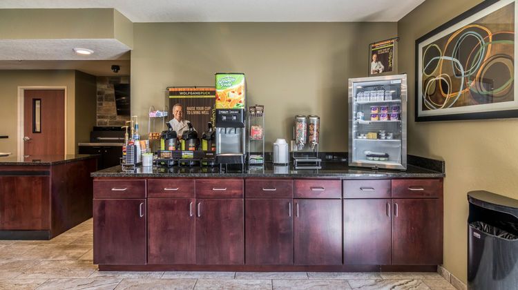 Cobblestone Inn & Suites Barron Restaurant