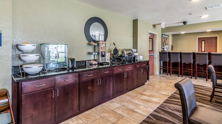 Cobblestone Inn & Suites Barron Restaurant