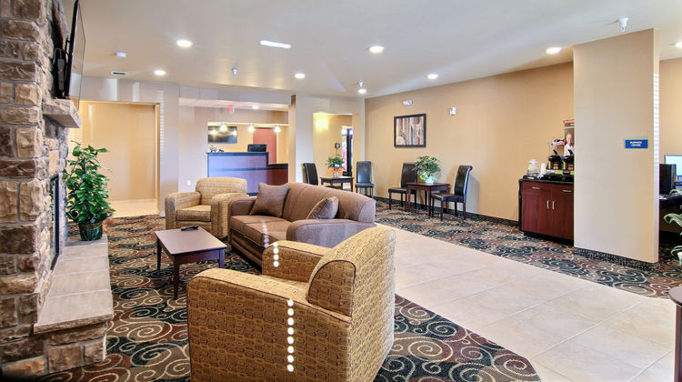 Cobblestone Hotel & Suites Beulah Lobby