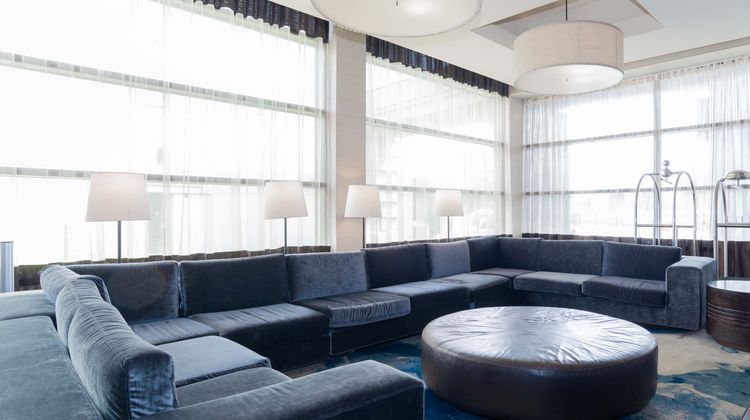 Sandman Signature Hotel & Rst Vancouver Lobby
