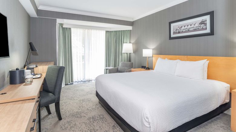 <b>Sandman Signature Hotel & Rst Vancouver Room</b>. Images powered by <a href="https://www.leonardoworldwide.com/" title="Leonardo Worldwide" target="_blank">Leonardo</a>.
