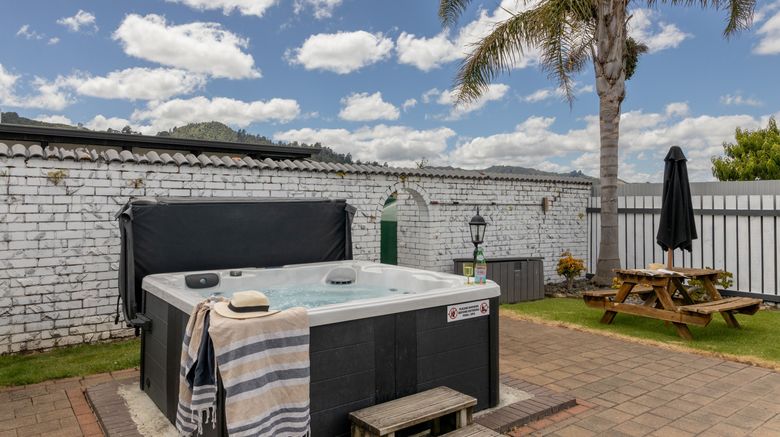 <b>Rolleston Highway Hotel Exterior</b>. Images powered by <a href="https://www.leonardoworldwide.com/" title="Leonardo Worldwide" target="_blank">Leonardo</a>.