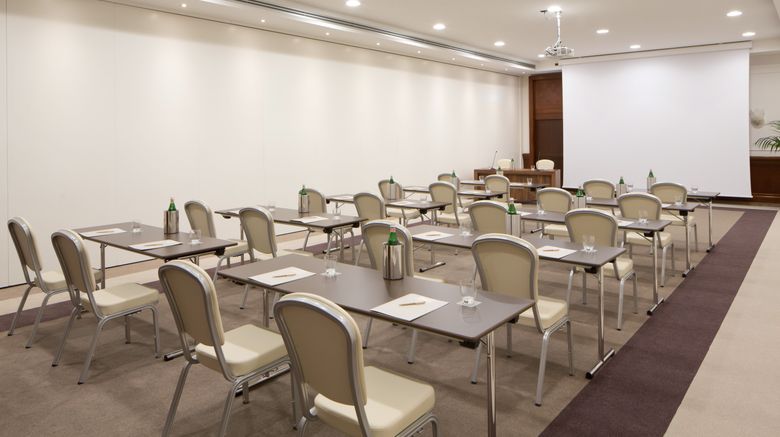 <b>Starhotels Majestic Meeting</b>. Images powered by <a href="https://www.leonardoworldwide.com/" title="Leonardo Worldwide" target="_blank">Leonardo</a>.