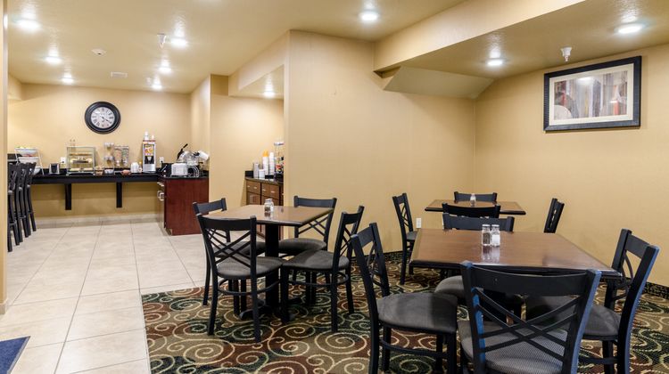 Cobblestone Inn & Suites Cambridge Restaurant