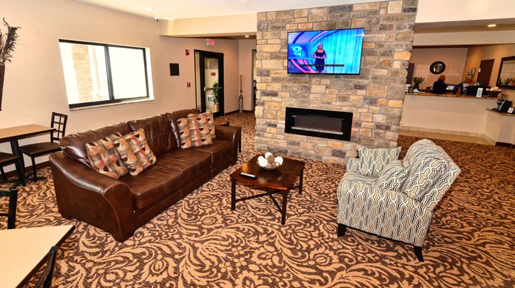 Cobblestone Inn & Suites Clarion Lobby