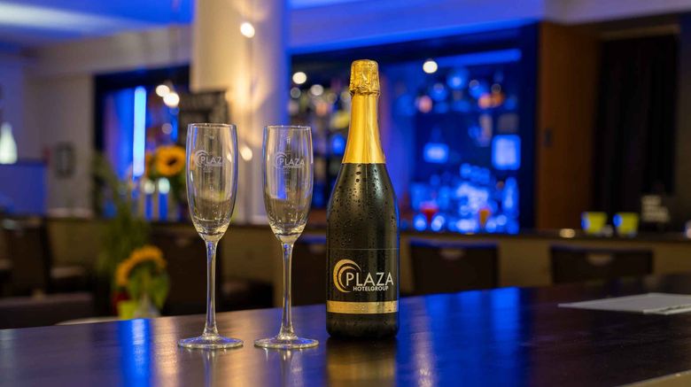 <b>Plaza Premium Wien Pool</b>. Images powered by <a href="https://www.leonardoworldwide.com/" title="Leonardo Worldwide" target="_blank">Leonardo</a>.