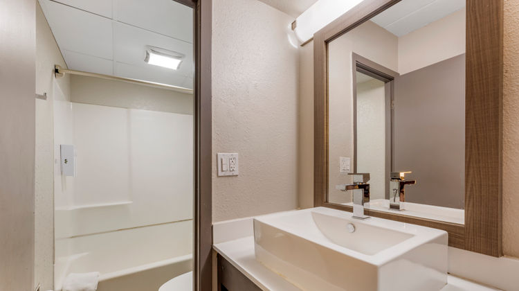 Red Roof Inn Bourbonnais Room