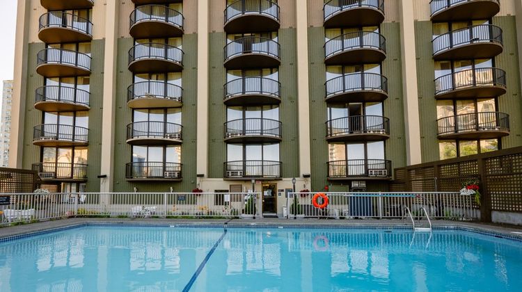 Sandman Suites on Davie Vancouver Pool