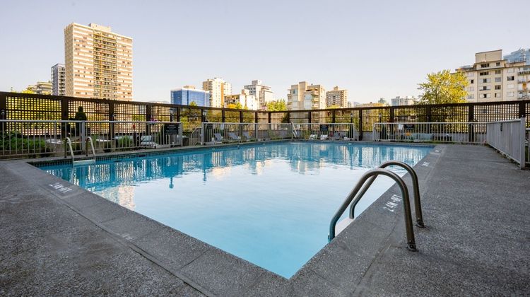 Sandman Suites on Davie Vancouver Pool