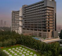 Hilton Gurugram Baani City Centre Exterior