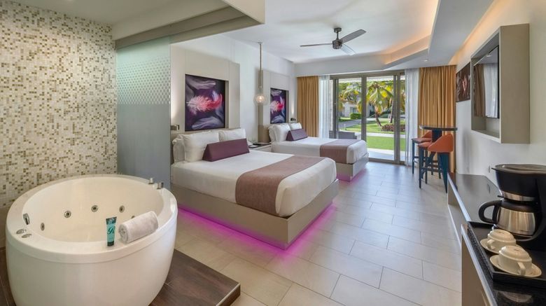 <b>Royalton CHIC Punta Cana-Adults Only Suite</b>. Images powered by <a href="https://www.leonardoworldwide.com/" title="Leonardo Worldwide" target="_blank">Leonardo</a>.