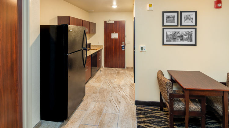 Cobblestone Inn & Suites Fairfield Bay Suite