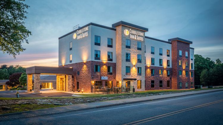 Cobblestone Inn & Suites Fairfield Bay Exterior