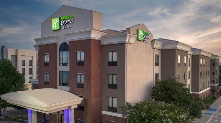 Holiday Inn Express West Hurst-DFW Arpt Exterior
